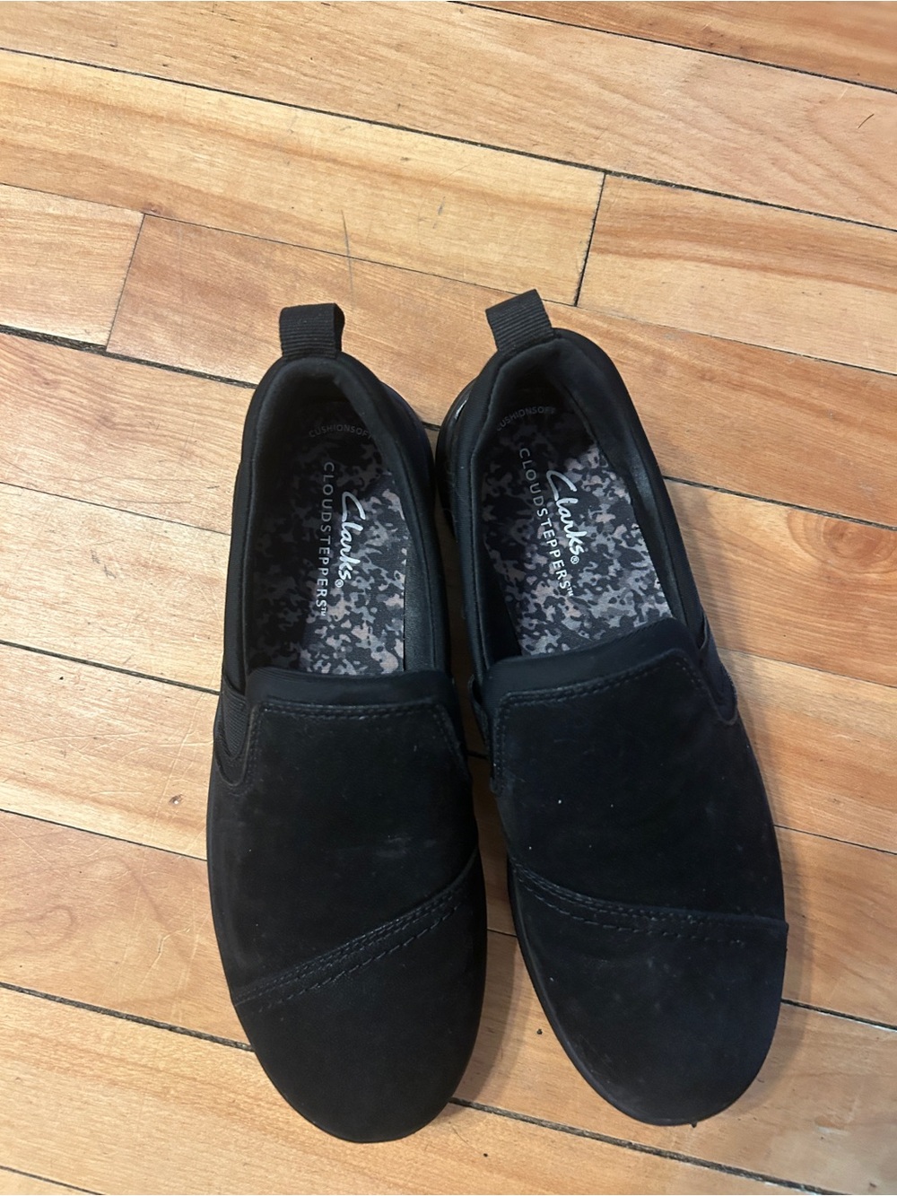 Clarks Women’s black cloud steppers